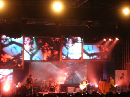 Jackie J & Co closing the set